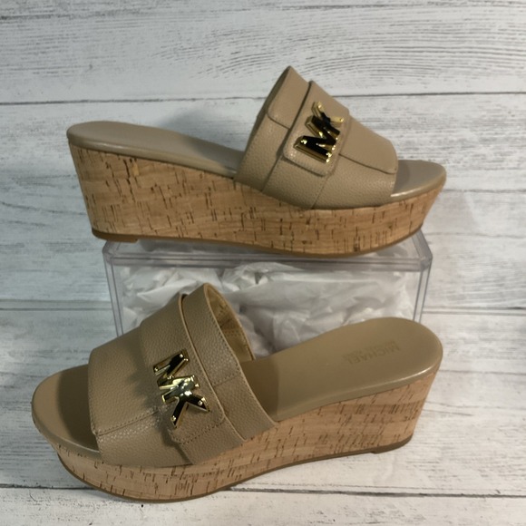 MICHAEL KORZ‎  Jilly Platform Slide Sandals in Tan Pebbled Leather SZ 7 NWOB - Picture 1 of 6